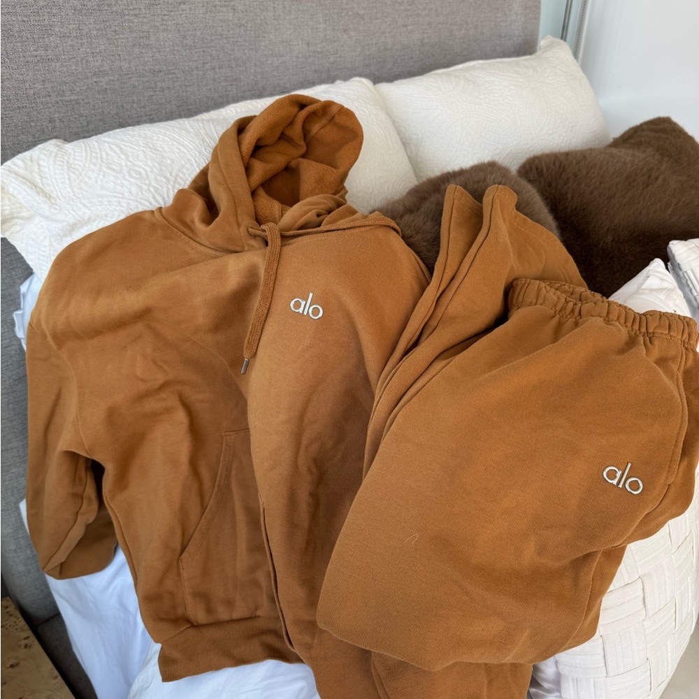 Alo Cozy Toffee Brown Hoodie & Sweatpants Set (S)